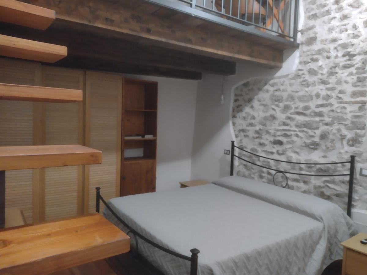 Casa Vacanze Borgo Medievale Porzano Exterior foto